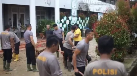 Komitmen Pemulihan Pascabencana, Polri Pastikan SMPN 2 Langsa Siap Digunakan Kembali
