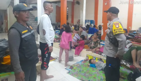 Banjir Kiriman Rendam Teluk Pucung, Ratusan Warga Terdampak, Polisi Siaga Evakuasi