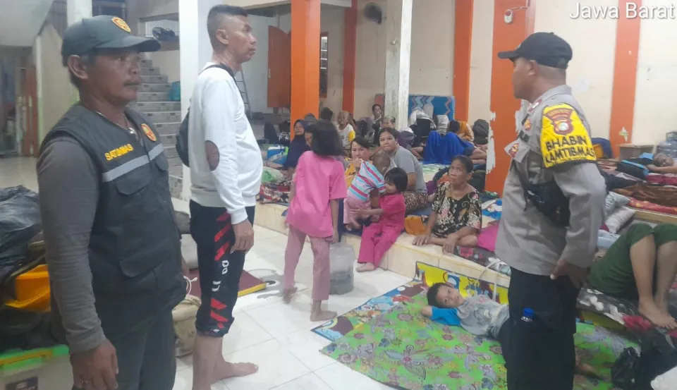 Banjir Kiriman Rendam Teluk Pucung, Ratusan Warga Terdampak, Polisi Siaga Evakuasi