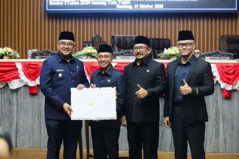 Raperda Bank Perekonomian Rakyat Kota Bandung Resmi Jadi Perda