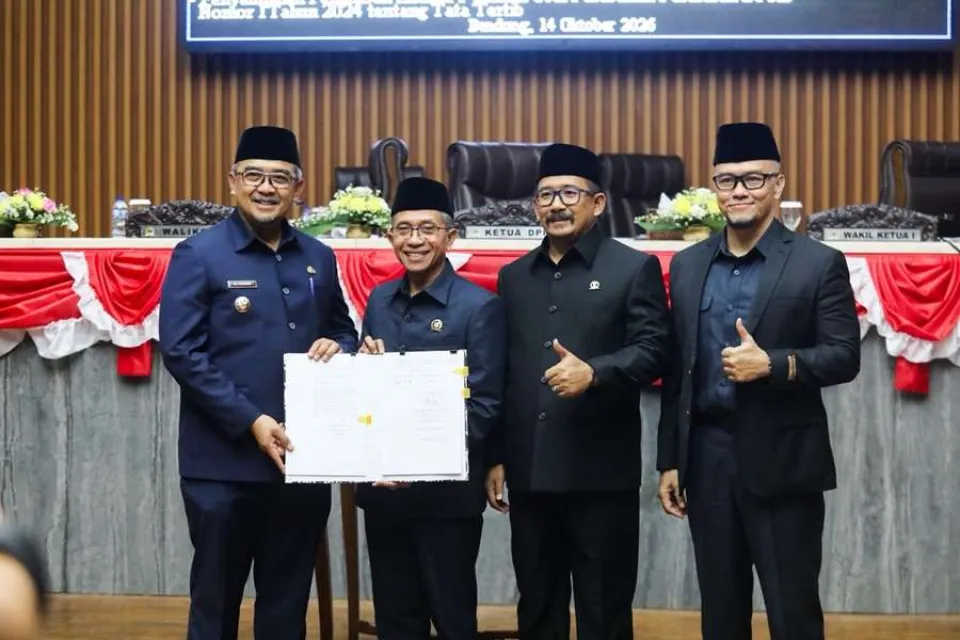 Raperda Bank Perekonomian Rakyat Kota Bandung Resmi Jadi Perda