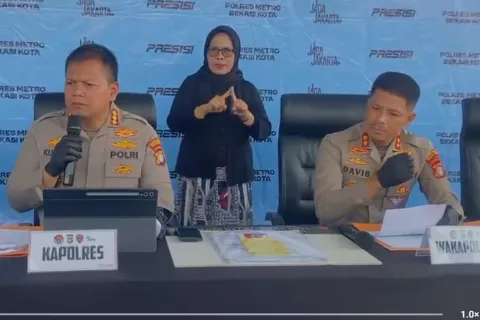Polres Metro Bekasi Kota Ungkap Modus Penipuan Sarung Rp43 Juta 