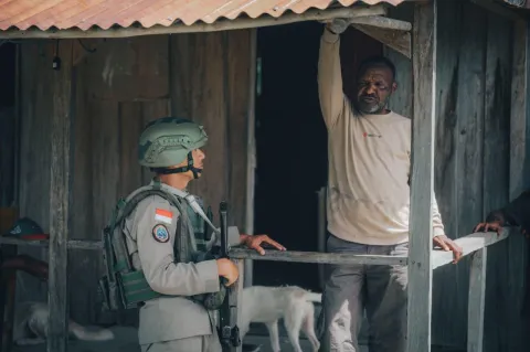 Hari Ini Patroli Humanis Operasi Damai Cartenz 2026 Perkuat Stabilitas Keamanan di Distrik Kiwirok
