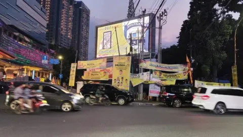 Musda XI Golkar Sumut Ricuh, Dua Kelompok Saling Serang di Depan Hotel