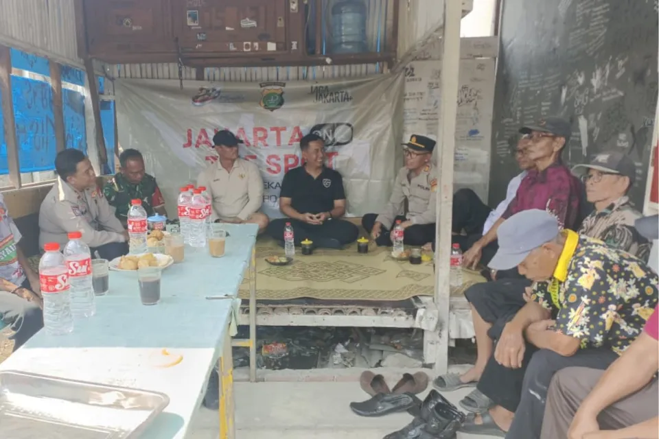 Program Jaga Jakarta On The Spot Hadir Langsung di Tengah Warga, Polisi Serap Aspirasi dan Bagikan Sembako