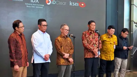 Guncang Pasar Keuangan: Ketua OJK Mahendra Siregar dan Jajaran Kunci Mundur Bersamaan