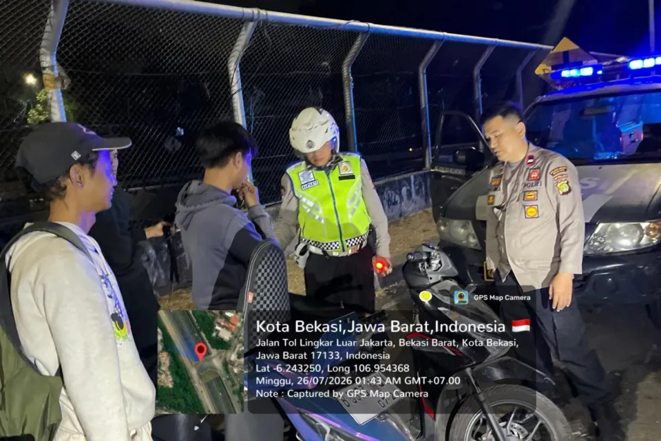 Polsek Bekasi Barat Gelar Razia dan Patroli Malam Cegah Tawuran serta Kejahatan Jalanan