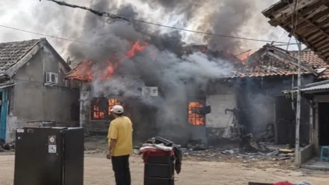 Rumah di Bekasi Utara Hangus Terbakar, Api Diduga Berawal dari Pembakaran Plastik di Kamar Ulah ODGJ