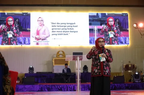 Update Hari Ini Bekasi: Wiwiek Hargono Ajak Perempuan Jadi Pilar Keluarga dan Pembangunan
