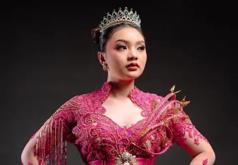 Dari Sidoarjo ke Panggung Nasional: Perjalanan Delin Menuju Puteri Kebaya Indonesia 2026 Bikin Bangga