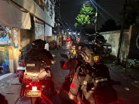 Antisipasi Tawuran, Brimob Polda Metro Jaya Gagalkan Dugaan Transaksi Tembakau Sintetis di Jakarta Timur