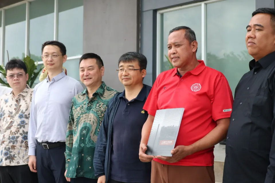 Tri Adhianto Ajak DPRD dan Tokoh Bantargebang Tinjau PLTSa China, Groundbreaking PSEL Bekasi Ditargetkan Diresmikan Presiden Prabowo