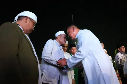 Wali Kota Bekasi Berangkat Haji,  Serahkan Sementara Pemerintahan ke Harris Bobihoe