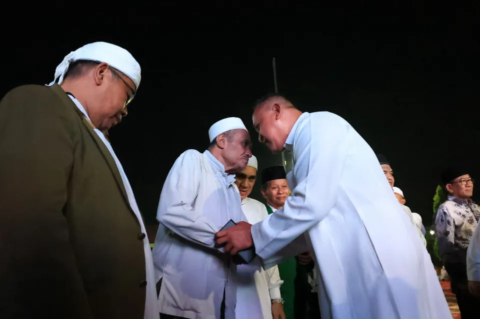 Wali Kota Bekasi Berangkat Haji,  Serahkan Sementara Pemerintahan ke Harris Bobihoe