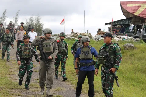 Satgas Ops Damai Cartenz 2026 Turun ke Pegunungan Bintang, Pastikan Kesiapsiagaan TNI-Polri di Medan Ekstrem Papua