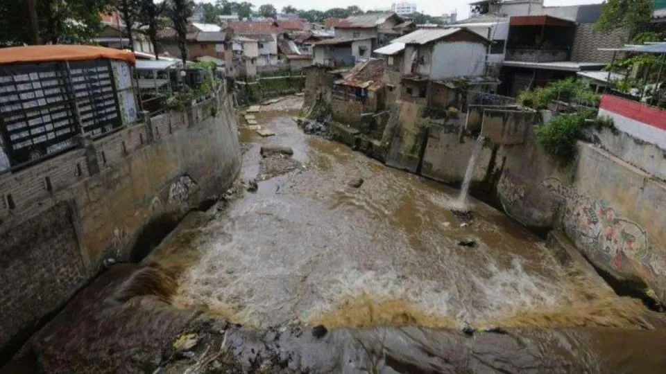 Pemkot Bandung Benahi Pintu Air Cikawao untuk Cegah Risiko Banjir