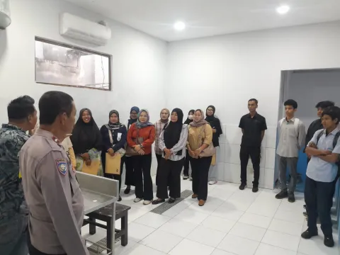 Antusias Warga! Polisi Pantau Langsung Seleksi Relawan MBG di Bekasi Utara, Ini Tujuan Kemanusiaannya