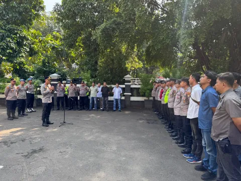 Waka Polres Metro Bekasi Kota Tekankan Disiplin di Polsek Bekasi Barat, Seluruh Anggota Lolos Tes Urine