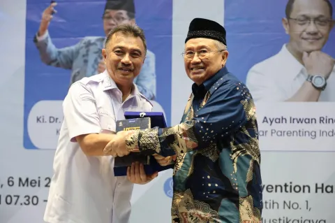 Terbaru Wawali Harris Bobihoe Tegaskan Kolaborasi Jadi Kunci Wujudkan Pendidikan Bermutu di Bekasi 