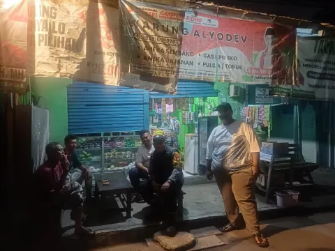 Bhabinkamtibmas Kranji Polsek Bekasi Barat Giatkan Patroli Sat. Kamling