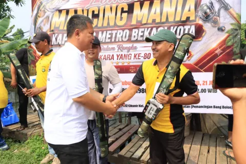 Sambut HUT Bhayangkara ke-80, Kapolres Bekasi Kota Serap Aspirasi Warga Lewat Lomba Mancing Mania