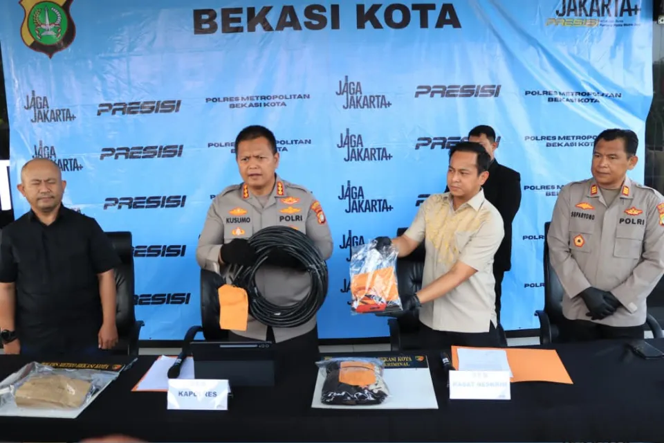 Polres Metro Bekasi Kota Ungkap Pencurian Kabel BTS, Residivis Diamankan di Lokasi