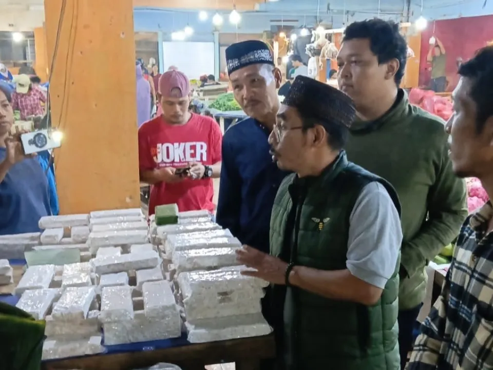 Alit Sidak Pasar Baru Bekasi, Temukan Pedagang Sepi Pembeli dan Beban Tarif Sewa Lapak