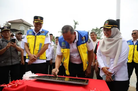 Resmikan Polder Griya Bintara, Tri Adhianto Perkuat Strategi Cegah Banjir di Bekasi Barat