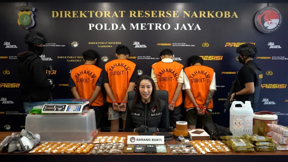 Polda Metro Jaya Bongkar Sindikat Tembakau Sintetis 995 Gram, 4 tersangka diamankan modus melalui media sosial