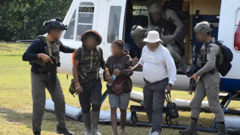 20 Hari Bertahan di Hutan, Demerina Korban Penculikan KKB Akhirnya Dievakuasi ke Timika Terbaru