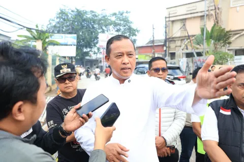 Resmikan Jalan Raya Pekayon, Tri Adhianto Janjikan Jalan Mulus & Bebas Banjir di Grand Galaxy City