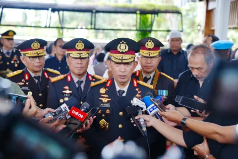 Kapolri Hadiri Pemakaman Eyang Meri, Pesan Integritas Jadi Spirit Keluarga Besar Polri