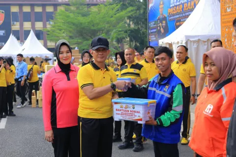 Polda Lampung Gelar Bazar dan Bakti Sosial Hari Bhayangkara ke-80, Bagikan 1.000 Paket Bantuan