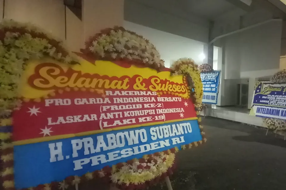 Karangan Bunga dari Presiden Prabowo menghiasi Rakernas LAKI dan Pro Grib