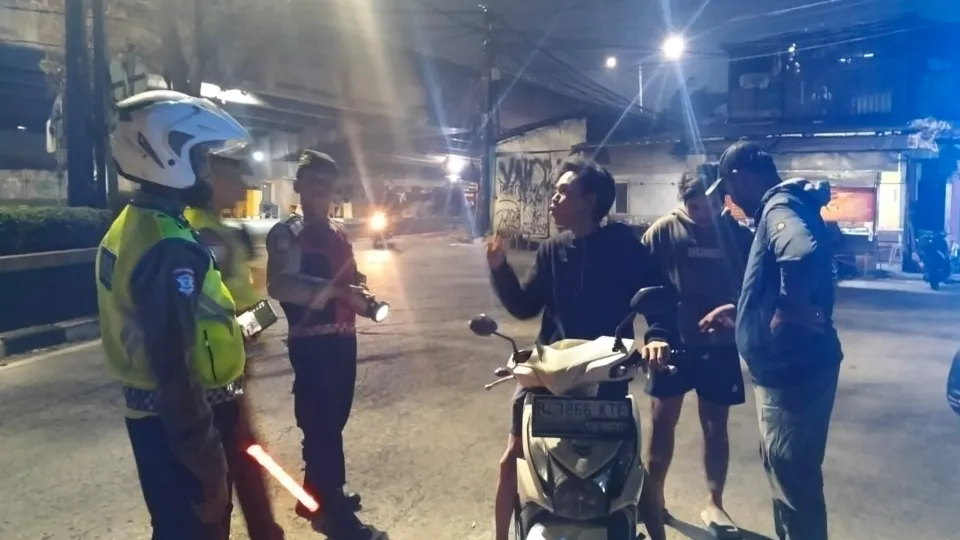 Kapolsek Bekasi Barat Pimpin Razia Malam, KRYD Digelar Cegah Tawuran dan Kejahatan Jalanan