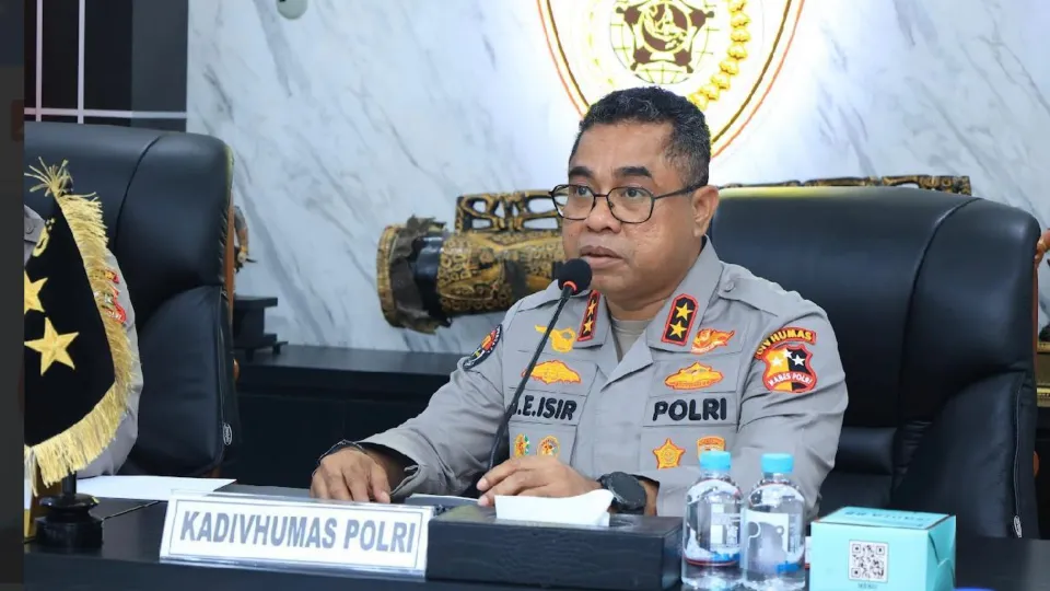 Abu Vulkanik Anak Krakatau Meluas, Polri Kerahkan Water Cannon dan Bagikan Masker untuk Warga Hari Ini