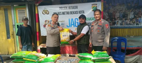 Kapolsek Jatiasih Serap Aspirasi Warga Jatimekar Lewat Program Jaga Jakarta On The Spot 