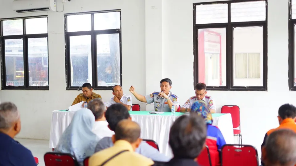 Penutupan Perlintasan Kereta Ilegal di Pangeran Jayakarta Bekasi Ditunda, Warga Minta Solusi Akses Aman