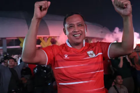 Timnas Indonesia Juara, Tri Adhianto Nobar Bersama Warga Bekasi dan Bagi-Bagi Doorprize