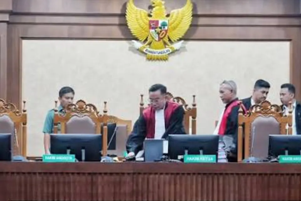 Hari Ini MA Buka Suara Soal Protes Kuasa Hukum Nadiem "Takut Ya?", Hakim Tak Wajib Minta Sikap Terdakwa