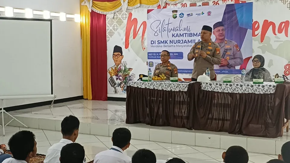 Jaga Jakarta On The Spot, Kapolsek Bekasi Barat Edukasi Siswa SMK Nurjamillah soal Hoaks hingga Narkoba