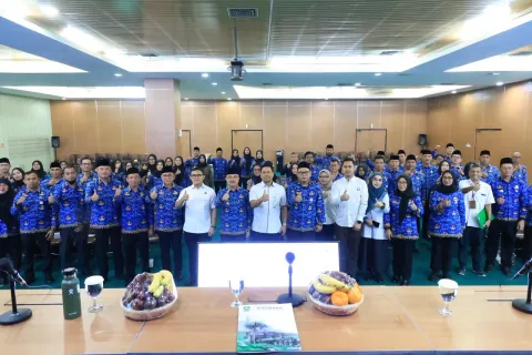 “Tak Ada Lagi Pekerja Konstruksi Tanpa Perlindungan” – Wakil Wali Kota Bekasi Gaspol Jaminan Sosial 2026, Proyek Jalan Terus