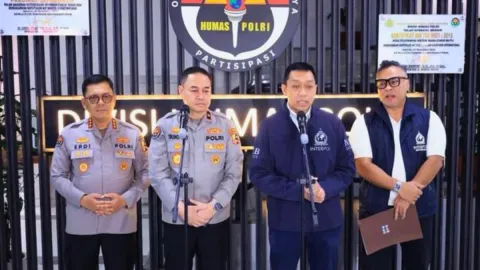 Interpol Terbitkan Red Notice Riza Chalid, Buronan Korupsi Rp285 Triliun Diburu 196 Negara