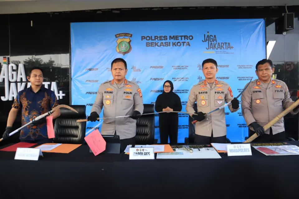 Polres Metro Bekasi Kota Ungkap Kasus Pengeroyokan di Mustika Jaya, Enam Pelaku Diamankan