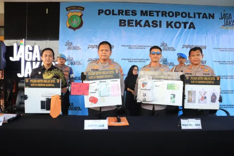 Tergiur Dukun Pengganda Uang di Medsos, ART di Bekasi Gasak Emas Majikan Senilai Ratusan Juta