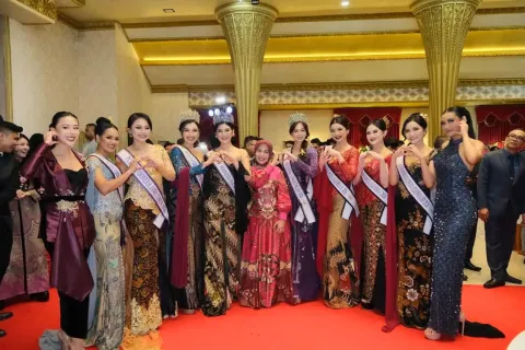 9 Puteri Indonesia Ramaikan Red Carpet JFC 2026, Tampil Memukau dengan Gaya Elegan
