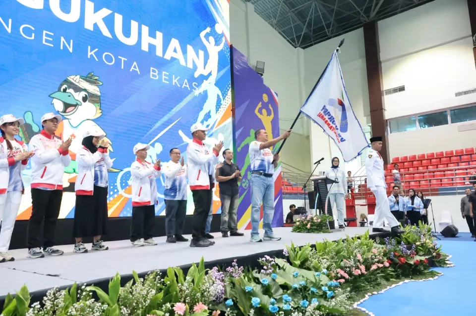 Tri Adhianto Kukuhkan 1.154 Kontingen Porprov Jabar 2026, Kota Bekasi Bidik 200 Medali Emas