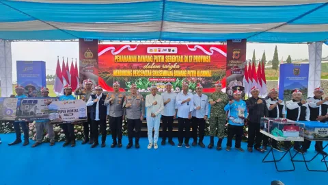 Terbaru Wakapolri Salurkan 1.000 Paket Bansos untuk Petani Bawang Putih di Cianjur