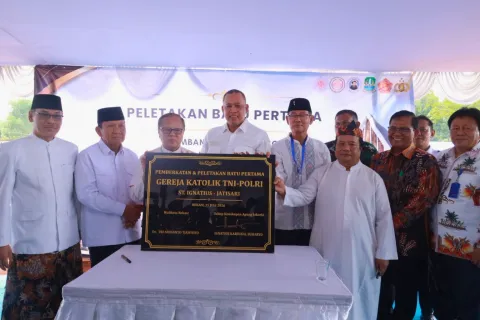 Wali Kota Bekasi Letakkan Batu Pertama Gereja St. Ignatius, Tegaskan Jaminan Hukum Pendirian Rumah Ibadah