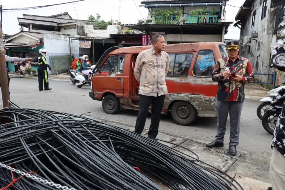 Aduan dari Instagram, Wali Kota Bekasi Sidak Galian Fiber Optic yang Rusak Jalan Pondok Gede